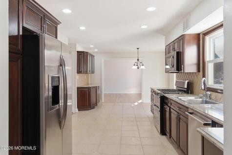 7 Shire Way Middletown NJ 07748