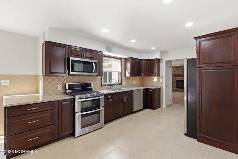 7 Shire Way Middletown NJ 07748