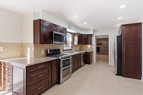 7 Shire Way Middletown NJ 07748
