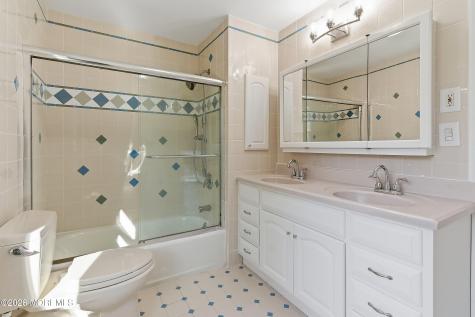 7 Shire Way Middletown NJ 07748