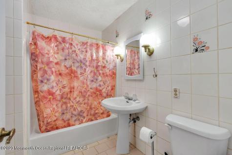 517 Hemlock Hill Drive Toms River NJ 08753