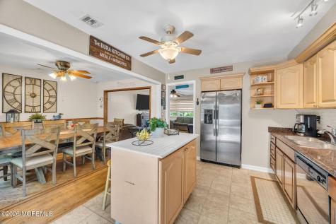 62 Warren Place Middletown NJ 07748