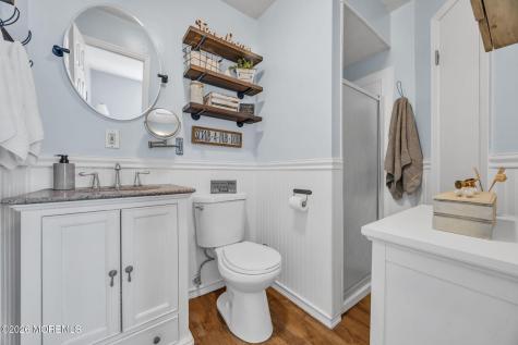 62 Warren Place Middletown NJ 07748