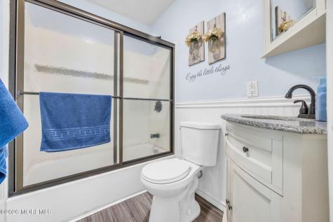 62 Warren Place Middletown NJ 07748