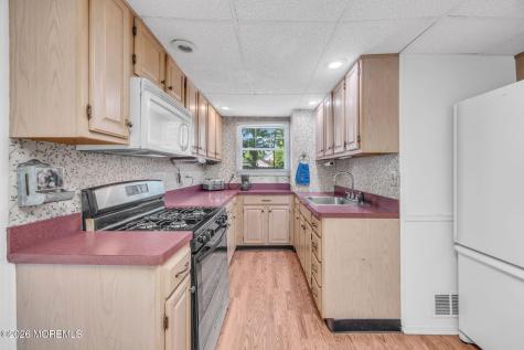 62 Warren Place Middletown NJ 07748
