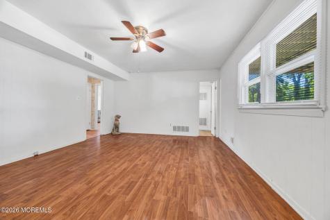 62 Warren Place Middletown NJ 07748