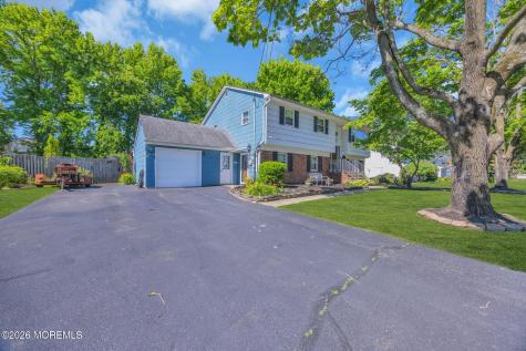 62 Warren Place Middletown NJ 07748