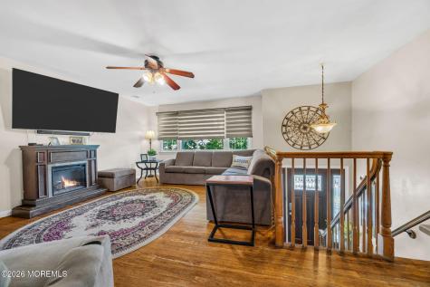 62 Warren Place Middletown NJ 07748