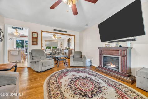 62 Warren Place Middletown NJ 07748