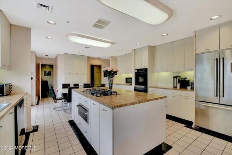 18 Lady Bess Drive Deal NJ 07723