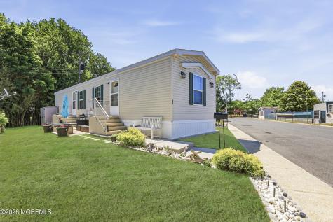 40 Locust Grove Hazlet NJ 07730