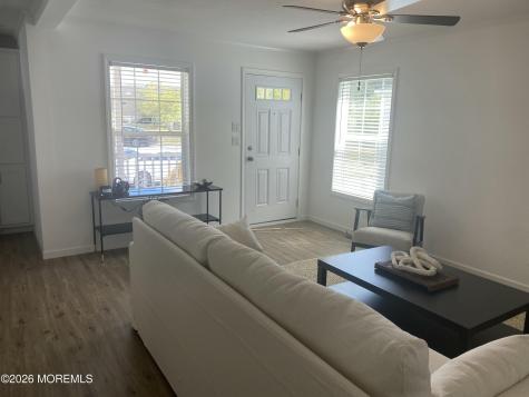 18 Maple Tree Court Manahawkin NJ 08050
