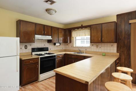13 Pavilion Street Toms River NJ 08757