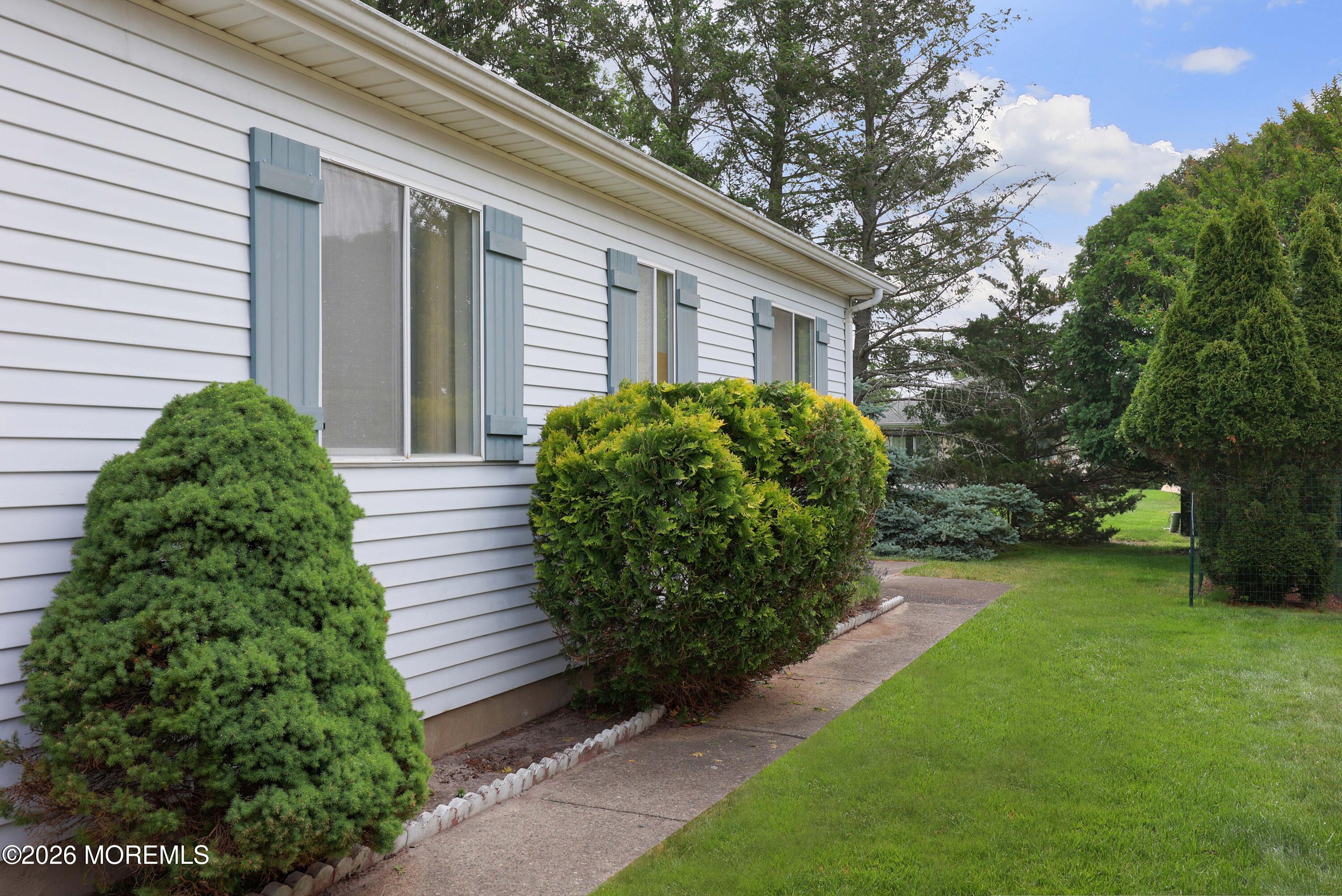 13 Pavilion Street Toms River NJ 08757