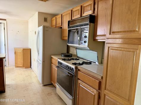 925B Liverpool Circle Manchester NJ 08759