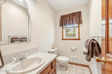 5 Mccaffery Road Manalapan NJ 07726