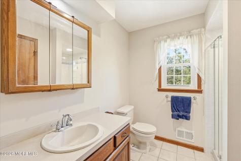 5 Mccaffery Road Manalapan NJ 07726
