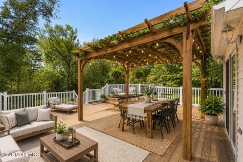 5 Mccaffery Road Manalapan NJ 07726
