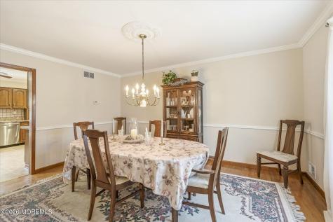 5 Mccaffery Road Manalapan NJ 07726