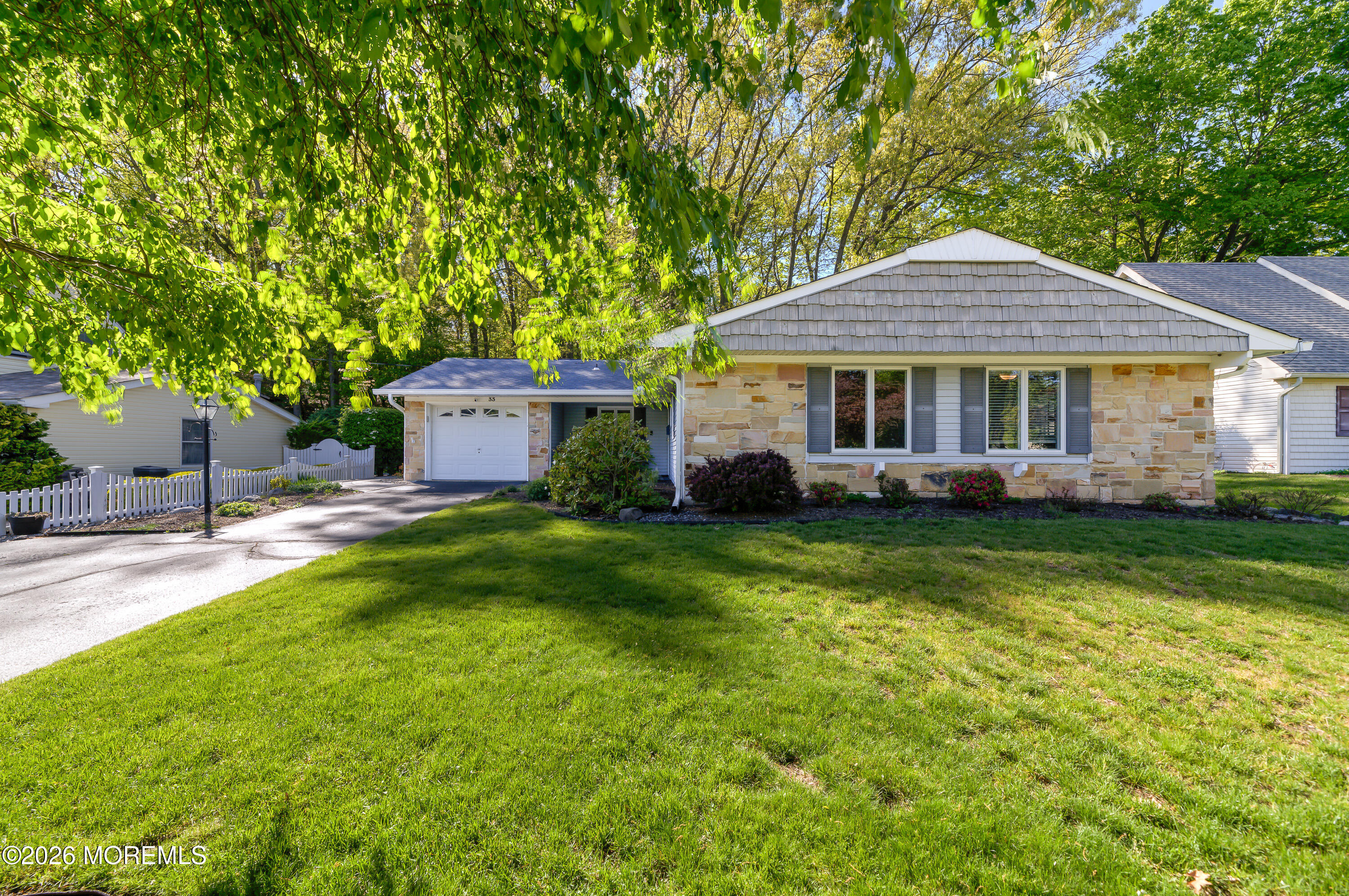 33 Imperia Place Aberdeen NJ 07747