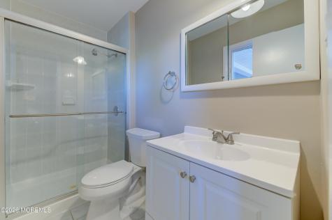 33 Imperia Place Aberdeen NJ 07747