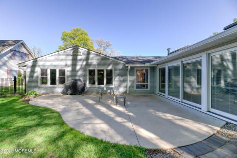 33 Imperia Place Aberdeen NJ 07747
