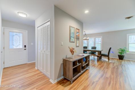 33 Imperia Place Aberdeen NJ 07747