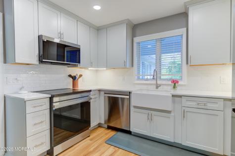 33 Imperia Place Aberdeen NJ 07747