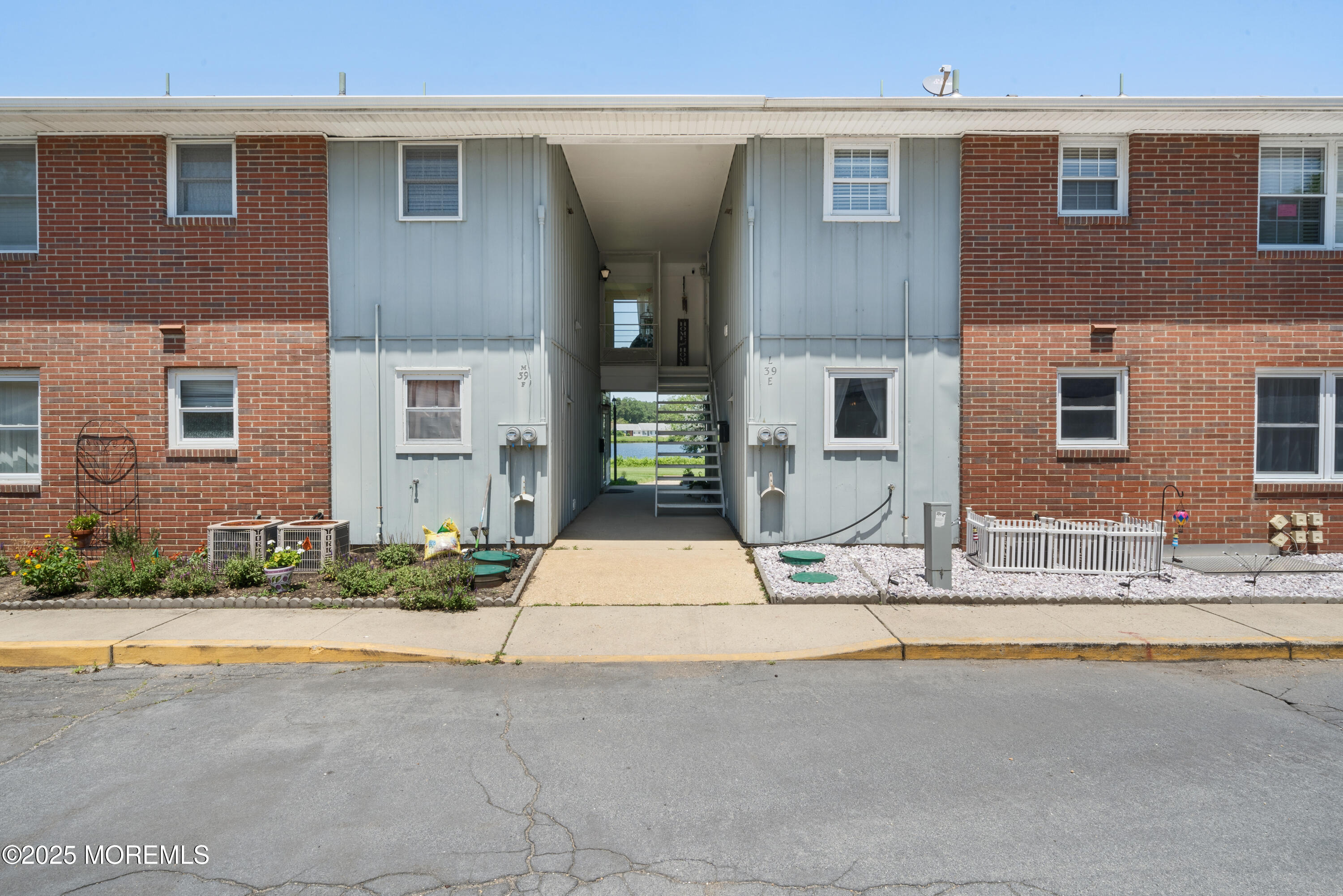 39 Cambridge Court Lakewood NJ 08701