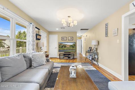 172 Bosun Avenue Manahawkin NJ 08050