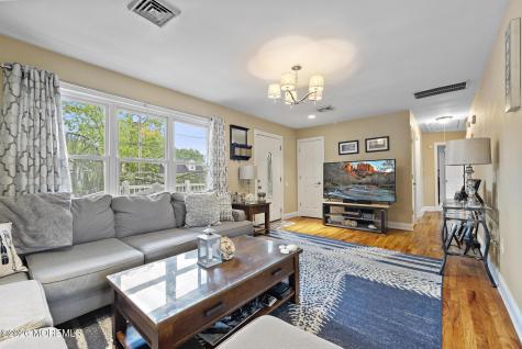 172 Bosun Avenue Manahawkin NJ 08050