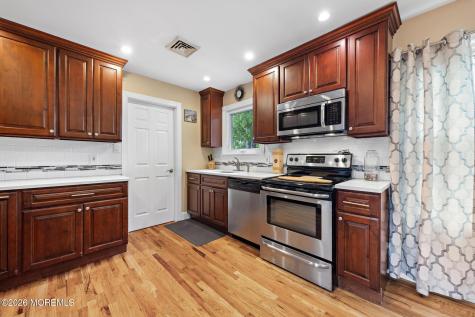 172 Bosun Avenue Manahawkin NJ 08050