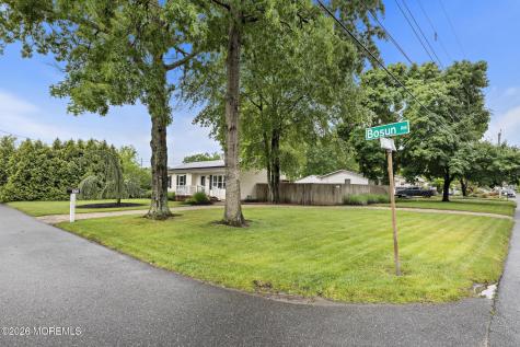 172 Bosun Avenue Manahawkin NJ 08050