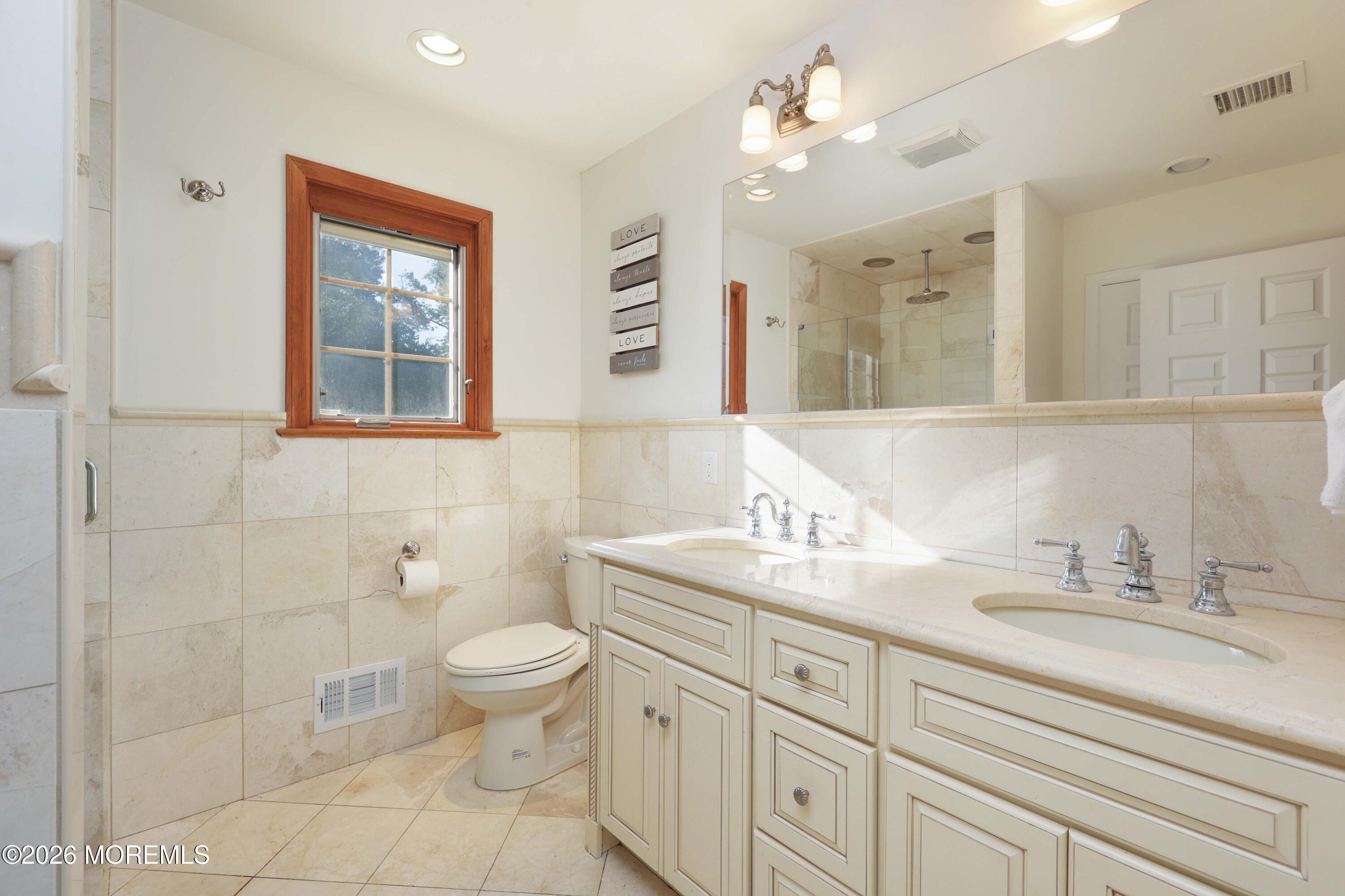 149 Ueland Road Red Bank NJ 07701