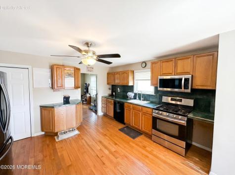 37 Boehmhurst Avenue Sayreville NJ 08872