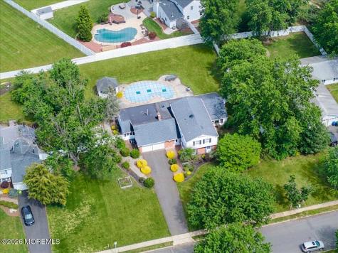 21 Applegate Road Freehold NJ 07728