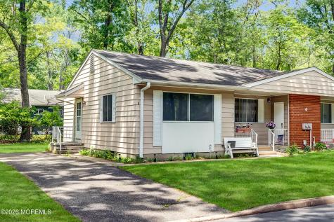 4 Indiana Way Whiting NJ 08759