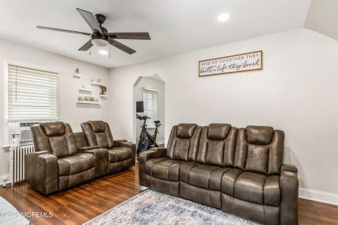 76 Morris Avenue Belford NJ 07718