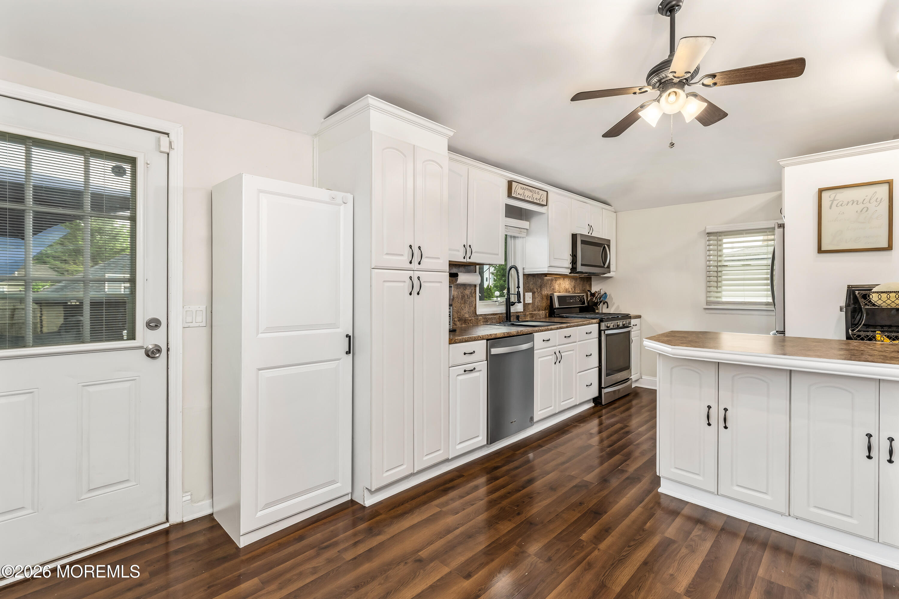 76 Morris Avenue Belford NJ 07718