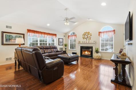 8 Casco Court Lakewood NJ 08701