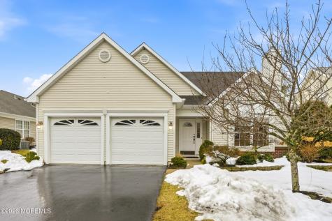 8 Casco Court Lakewood NJ 08701