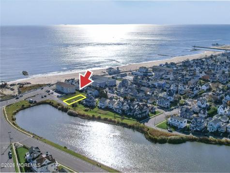 24 Lakeside Avenue Avon-by-the-sea NJ 07717