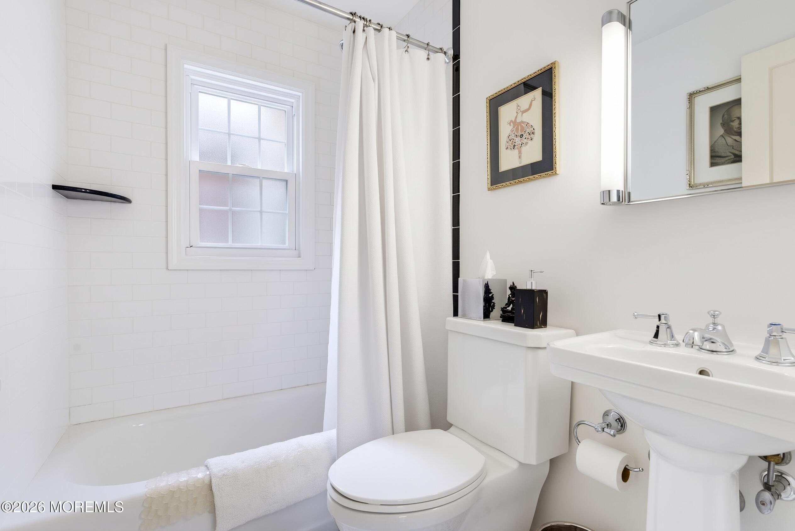 456 Brookside Avenue Oakhurst NJ 07755
