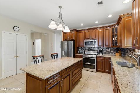 38 Banstead Way Jackson NJ 08527
