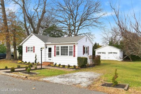 709 Talmadge Avenue Oakhurst NJ 07755