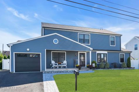 1513 Neptune Avenue Beachwood NJ 08722