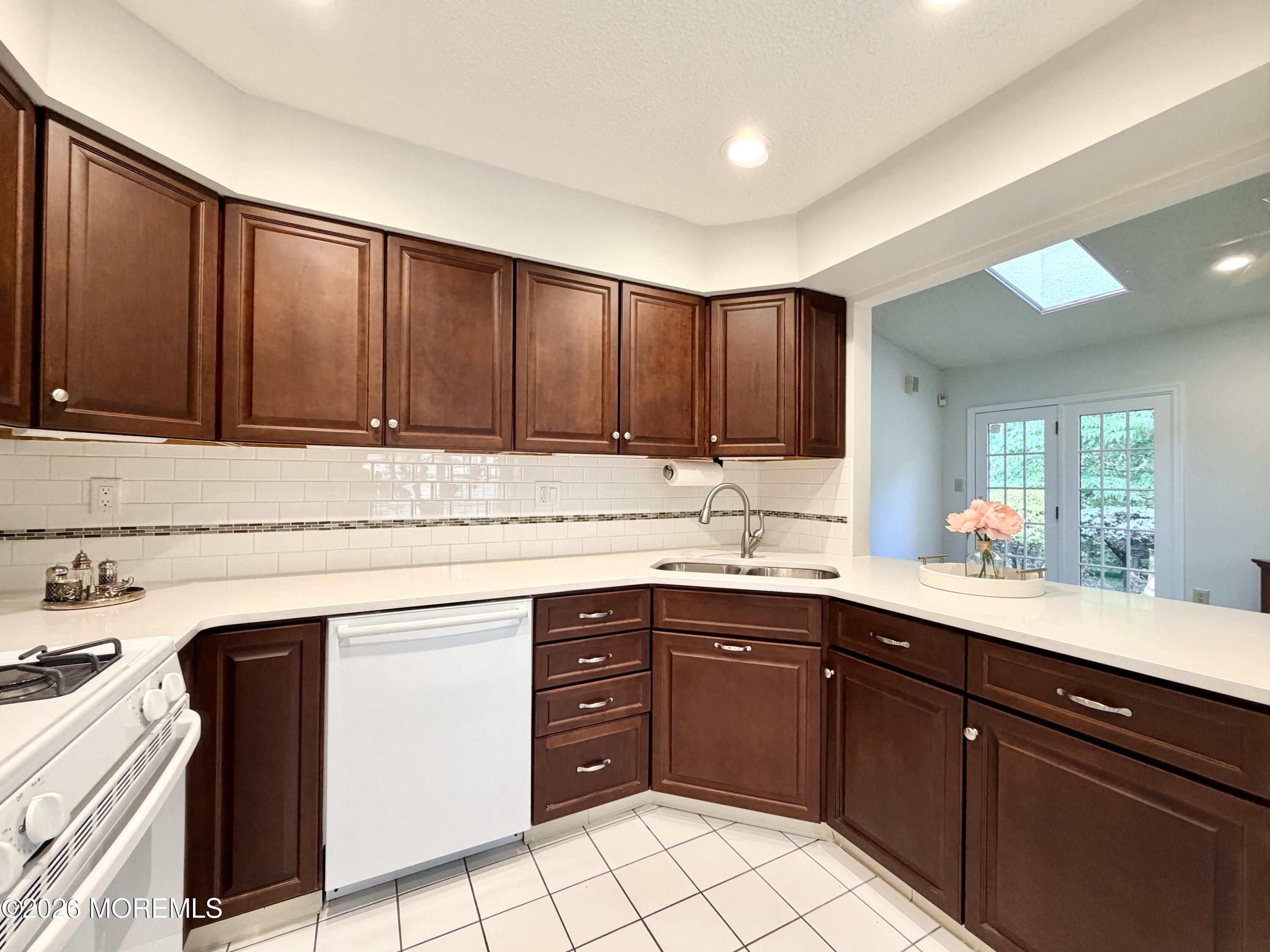 24 Abbey Lane Marlboro NJ 07746