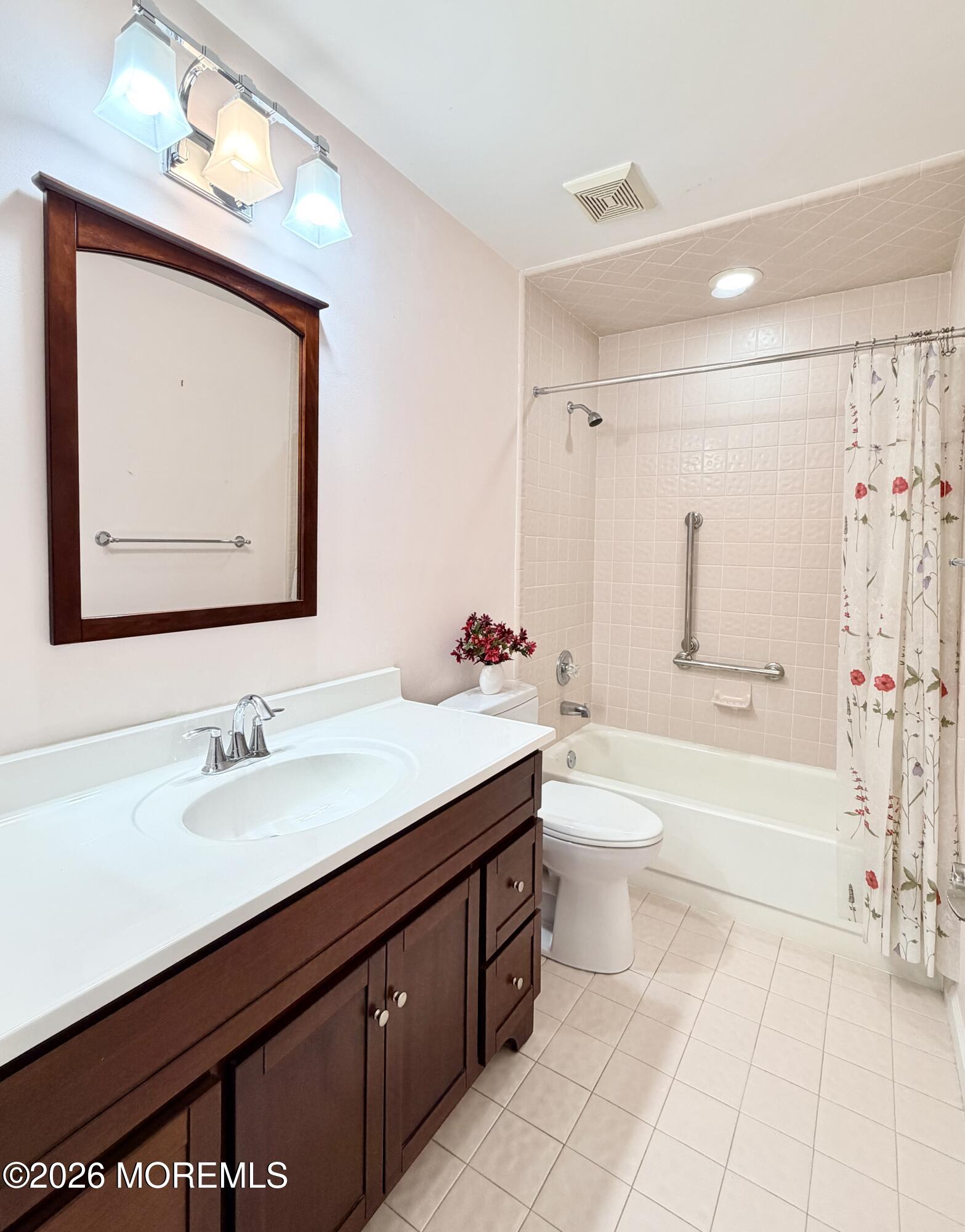 24 Abbey Lane Marlboro NJ 07746