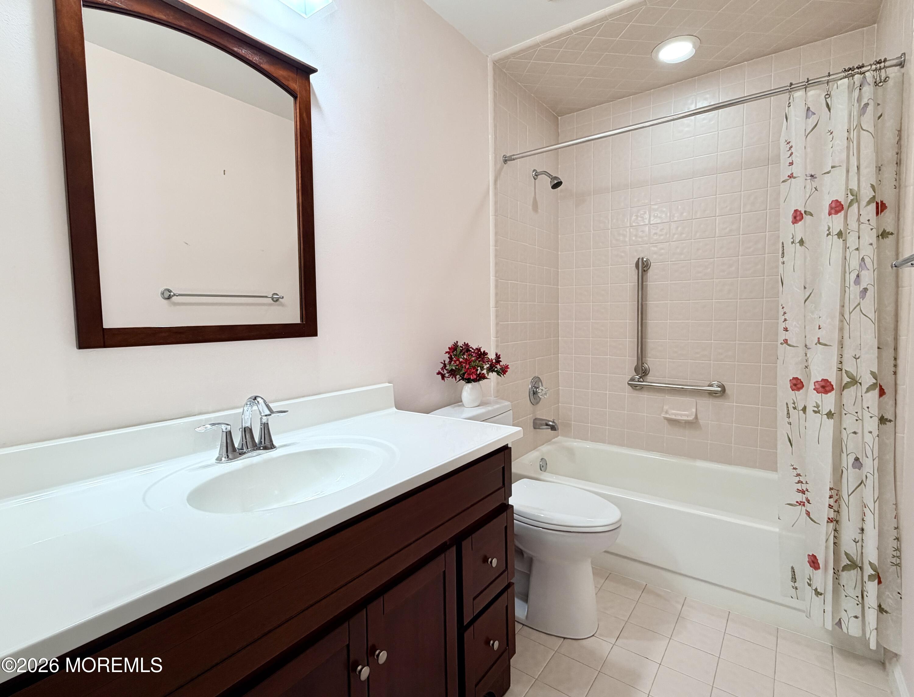 24 Abbey Lane Marlboro NJ 07746