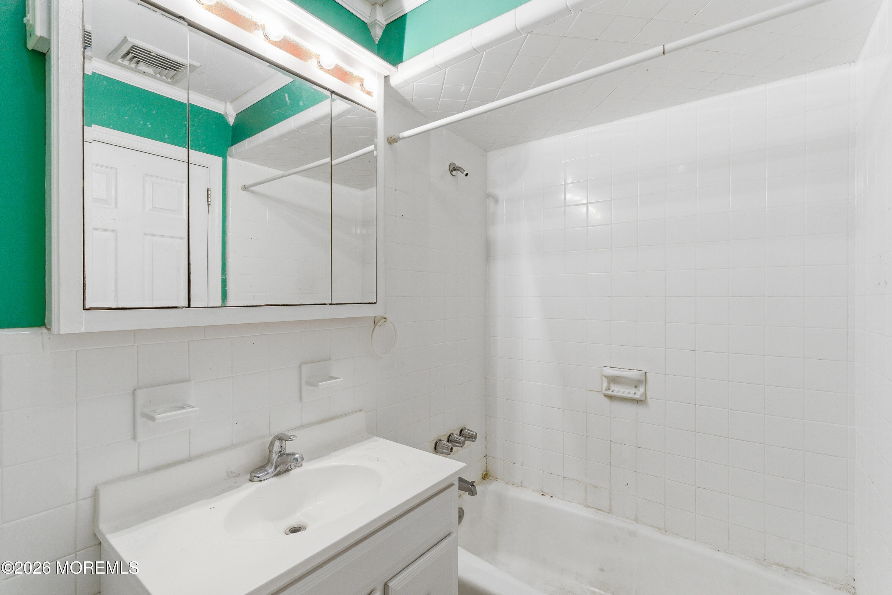 603 Carol Avenue Oakhurst NJ 07755